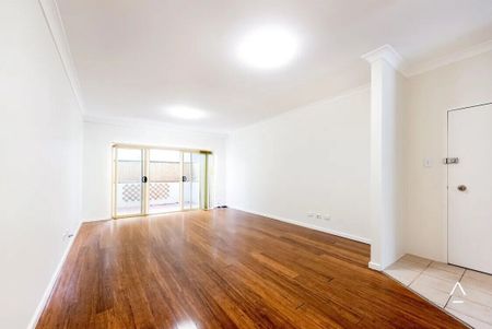 Petersham - Photo 2