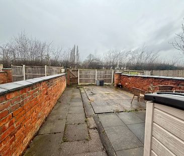 Spacious Four Bedroom Terrace - Photo 2