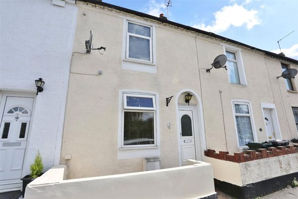 Craylands Lane, Swanscombe, Kent, DA10 0LP - Photo 1