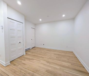 **Because You Deserve Renovated 4 1/2, TOP FLOOR, Metro Lasalle,Ver... - Photo 2