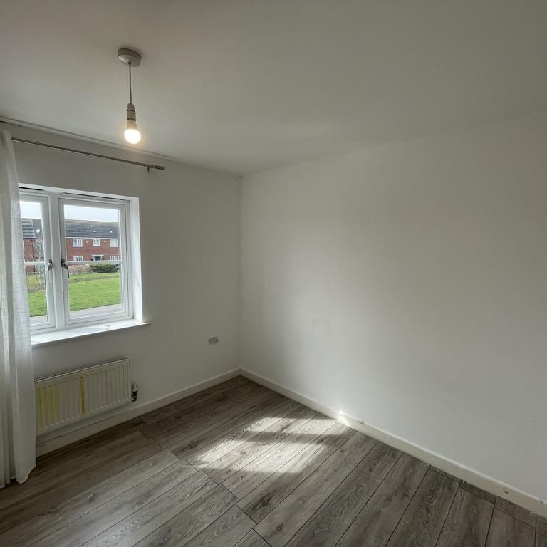 2 bedroom semi-detached house to rent - Photo 1