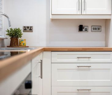 2 bedroom semi-detached house to rent - Photo 5