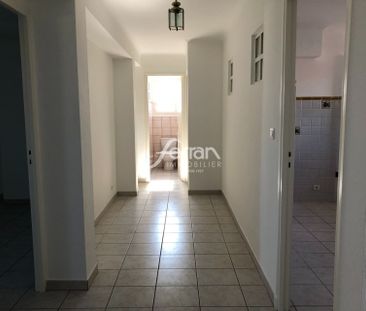 Location Appartement 3 pièces 80m² DRAGUIGNAN 83300 - Photo 4