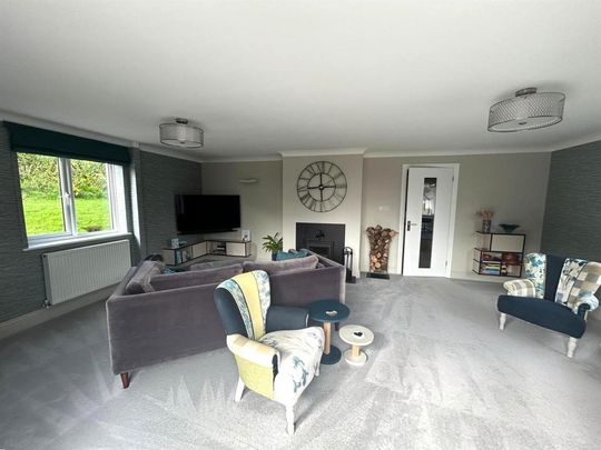 4 bedroom detached house to rent - Photo 1