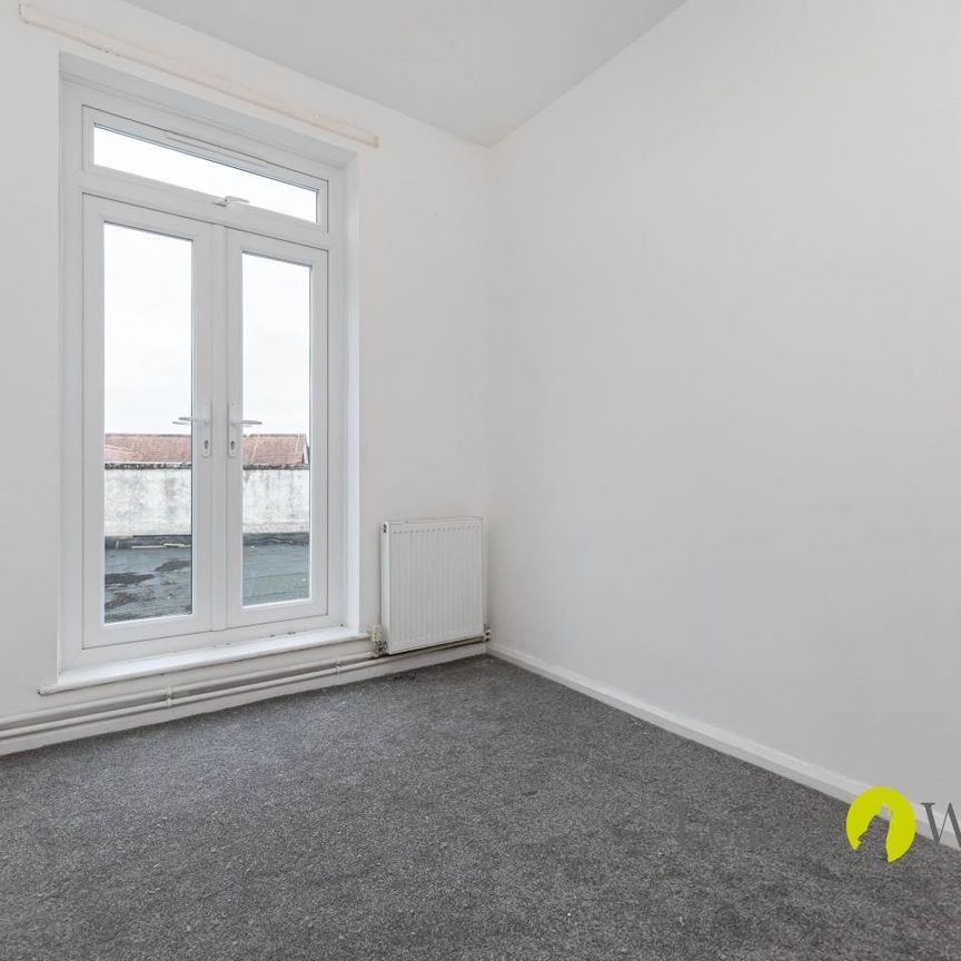 3 bed flat to rent in Southampton Road, Ringwood, BH24 - Photo 1