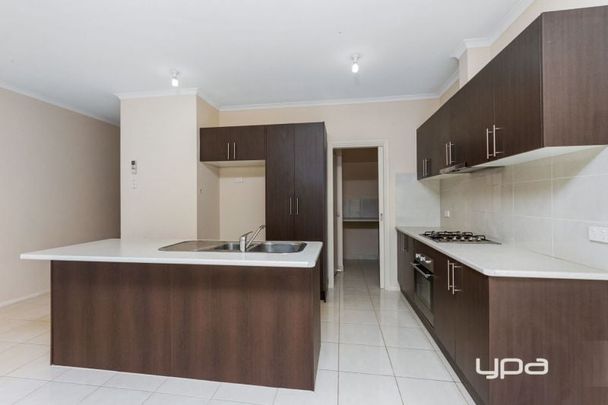BEAUTIFUL HOME IN A CENTRAL LOCATION - Photo 1