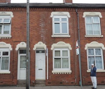 2 bedroom terraced house to rent - Photo 4
