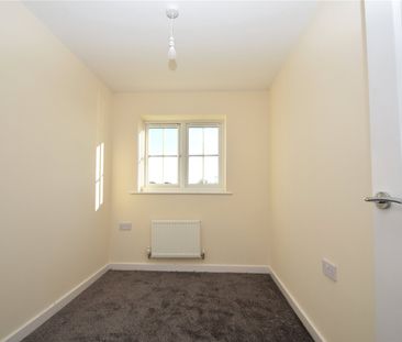 3 bed end of terrace house to rent in Southfield Grove, Scarborough... - Photo 3