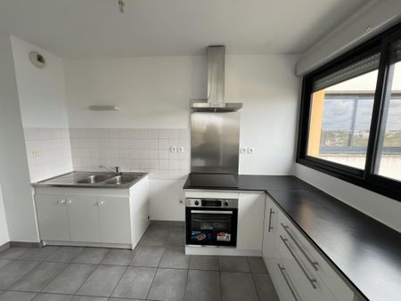 Location Appartement 4 pièces 84m² REZE 44400 - Photo 3