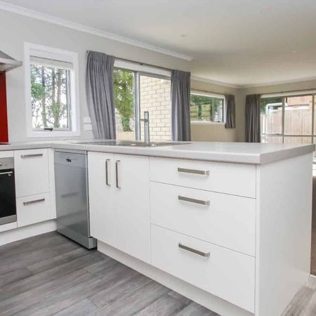 A great modern townhouse up for rent - Photo 3