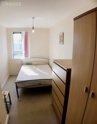 Entire Place·2B2B··4·137 Beauchamp House - Photo 4