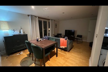 2 Bed Flat, Edison Building, E14 - Photo 5