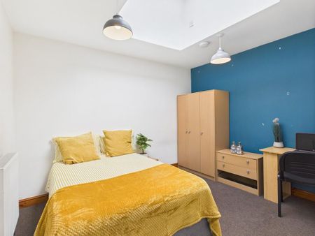 6 bedroom terraced house to rent - Photo 4