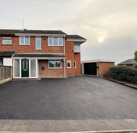 4 bedroom semi-detached house to rent - Photo 4