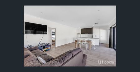 Modern 3 Bedroom Family Home - Photo 4