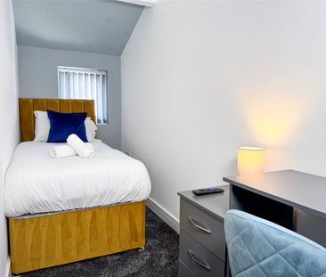 Room 4 - Photo 2