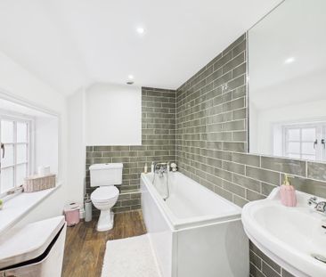 2 bedroom end of terrace house to rent - Photo 5