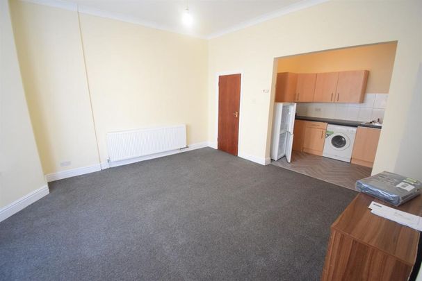 1 bedroom ground floor flat to rent - Photo 1
