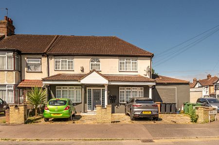 Edward Avenue, Chingford, E4 - Photo 3