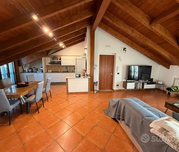 Ampio trilocale mansardato con box cod. 480 - Foto 1