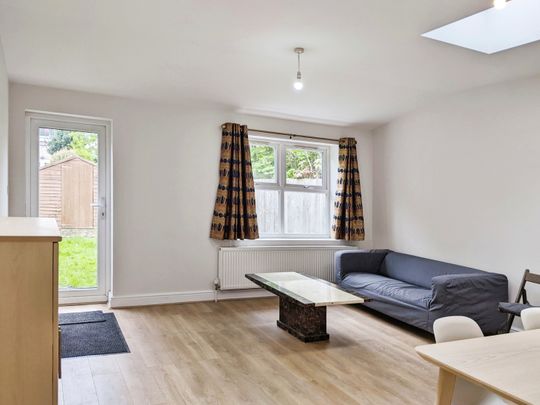 Pitcairn Road, Mitcham - Photo 1