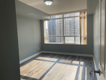 For Lease - 3880 Duke of York Boulevard Unit# 1503, Mississauga, Ontario - Photo 4