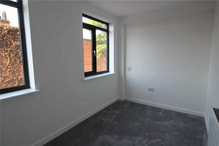 Fleet Road, Fleet, Hampshire, GU51 - Photo 3