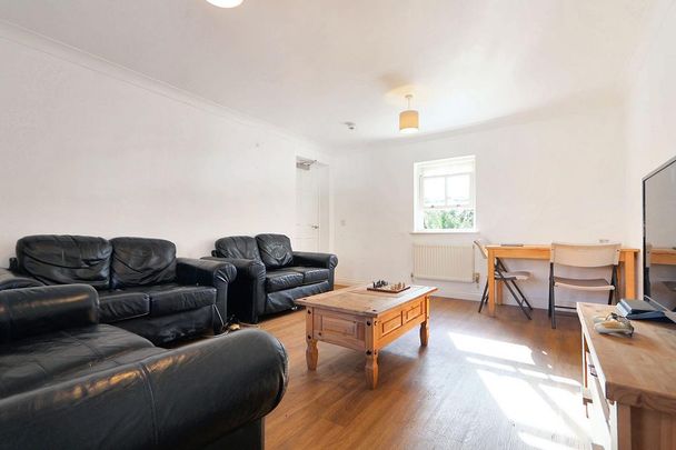 6 bedroom terraced house to rent - Photo 1