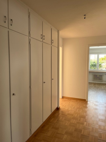 Schöne, helle 4.5 Zimmerwohnung in ruhiger Lage - Photo 5