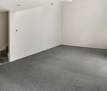 Two story home! - Photo 4