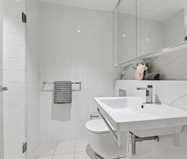 Large Modern Ground Floor Apartment plus Study in the Heart of Miranda - Photo 6
