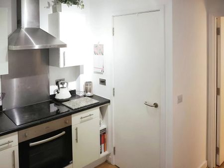 2 bedroom apartment to rent - Photo 3