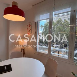 Modern 4-Bedroom Apartment in Heart of Gràcia - Photo 2
