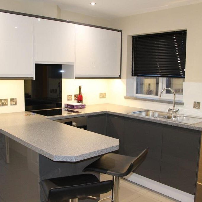 2 bedroom semi-detached bungalow to rent - Photo 1
