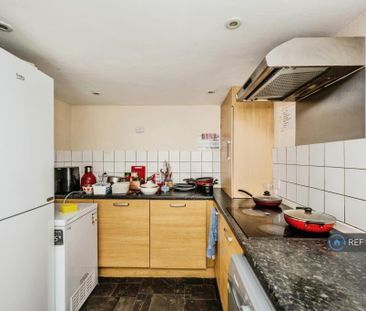 1 bedroom in a house share to rent - Photo 6