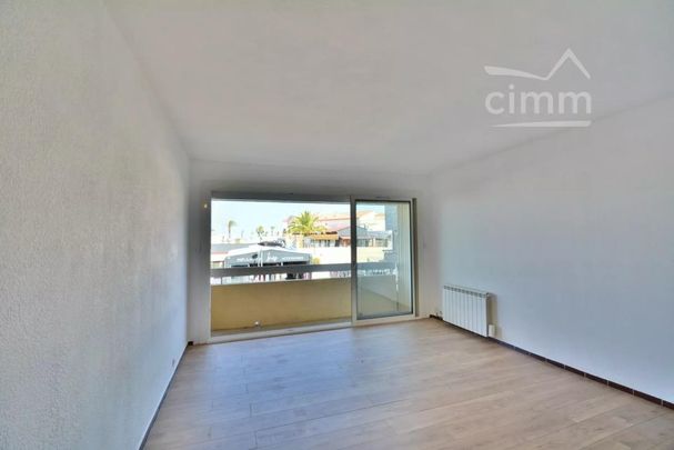 A LOUER A L' ANNEE - VIDE - STUDIO AVEC BALCON - 66750 SAINT CYPRIEN PLAGE - REGION OCCITANIE - PYRENNEES ORIENTALES | Cimm Immobilier - Photo 1