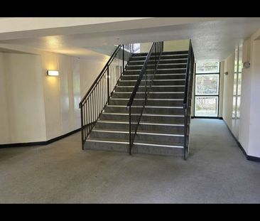 3 Bed Flat, Canting Way, G51 - Photo 4