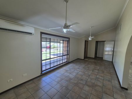 3 BEDROOM 1 BATHROOM AIRCONDITIONED HOME IN LARAPINTA - Photo 2