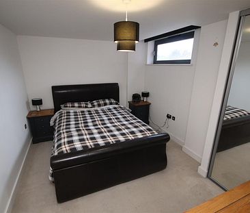 1 bedroom Apartment to let - Photo 2