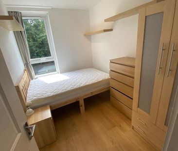 1 Bedroom Room in Flat Share To Rent - Photo 1