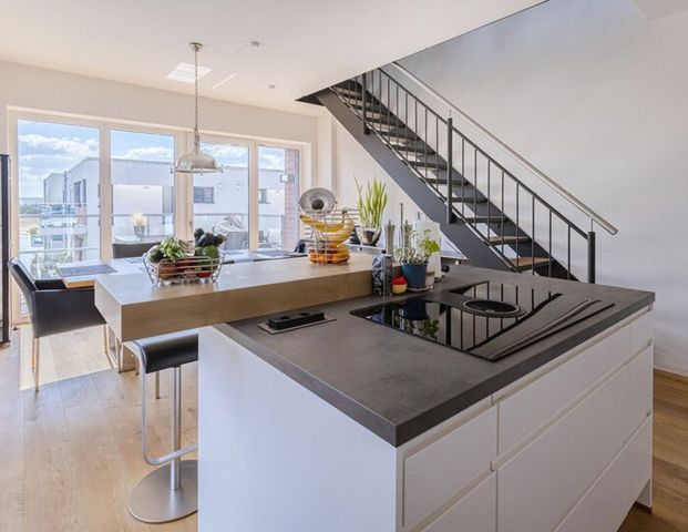 Möbliert Wohnen über 2 Ebenen! Hochwertig ausgestattete Maisonette-Wohnung mit Wasserblick - Foto 1