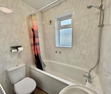 3 bedroom semi-detached house to rent - Photo 6