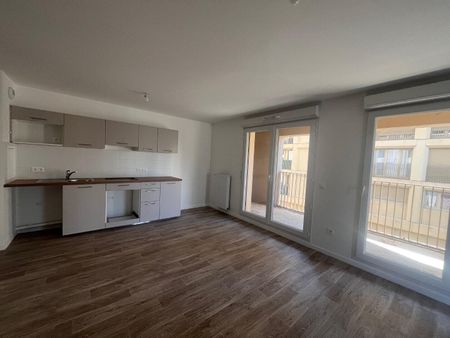 location Appartement T3 DE 68.6m² À BOBIGNY - Photo 2