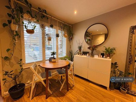 2 bedroom terraced house to rent - Photo 5