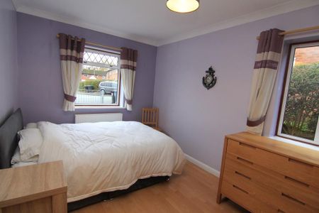 4 bedroom semi-detached house to rent - Photo 3