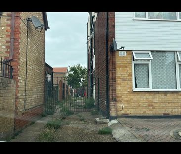 1 Bed Maisonette, Hamilton Avenue, IG6 - Photo 6