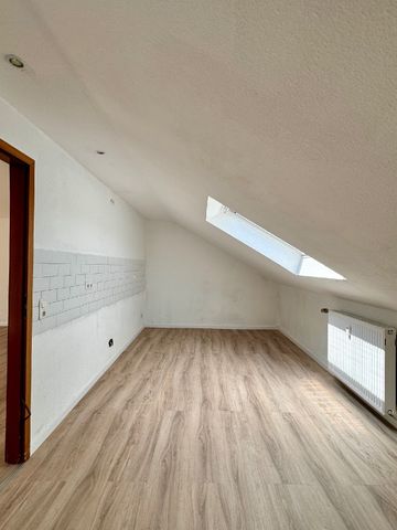 Haan Zentrum - Fußgängerzone! Großzügige Dachgeschosswohnung mit 2,5 Zimmern! - Photo 4