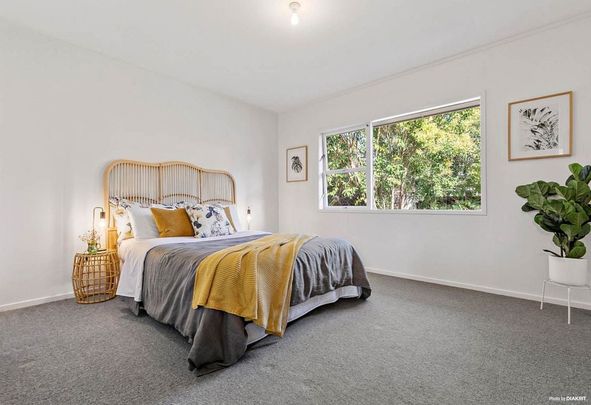 Newly renovated kitchen, easy access to highway - Photo 1