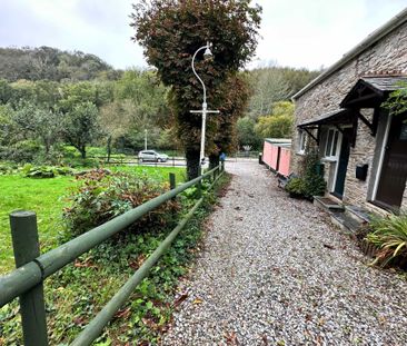 Efford Farm, Yealmpton - Photo 1