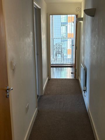 2 Bed Flat, Proton Tower, E14 - Photo 2
